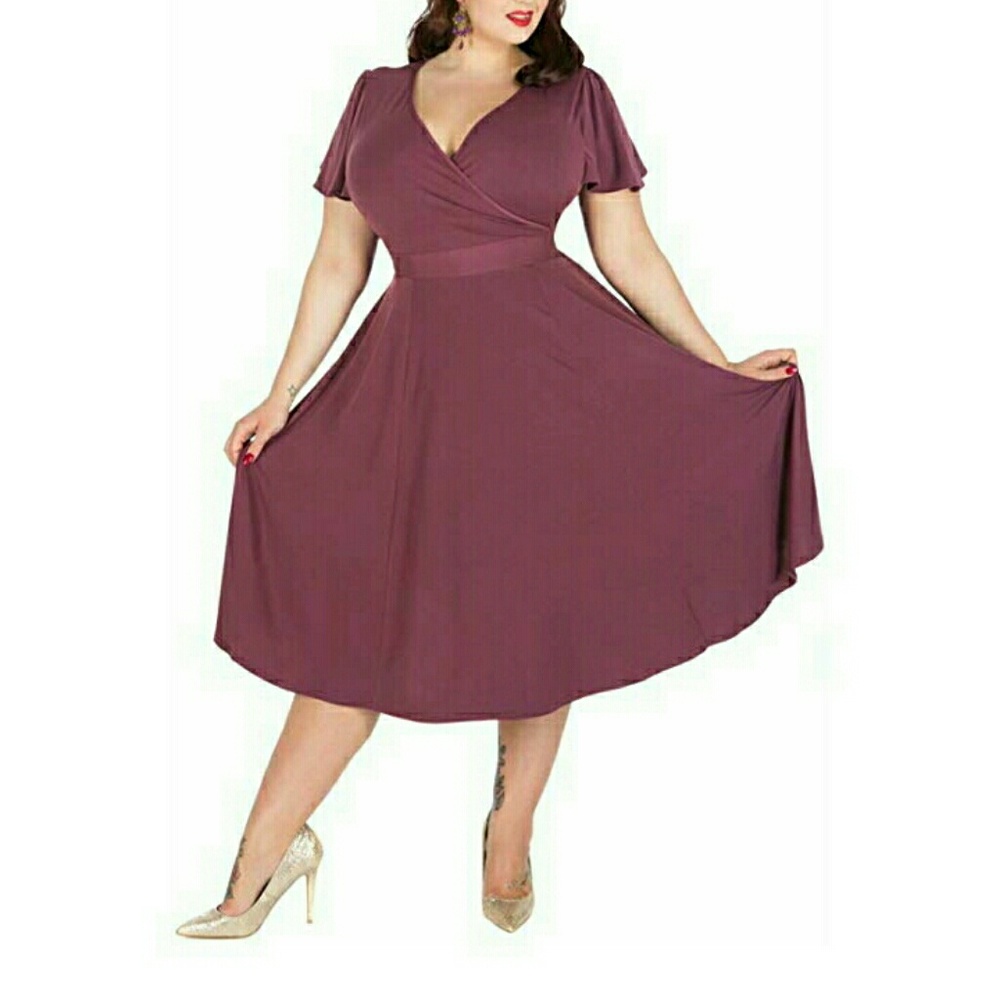 Plus size flowy pinup style dress